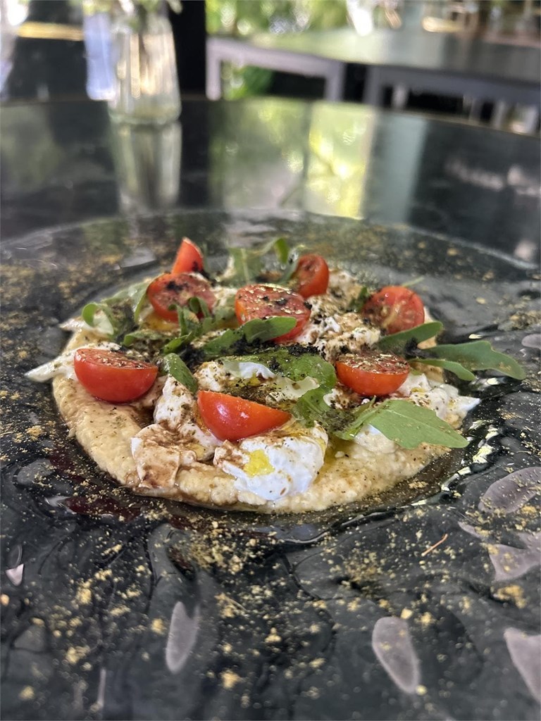 Chickpea hummus and buffalo burrata - Image 1