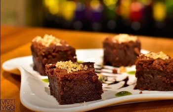 Chocolate brownie with walnuts - Image 1